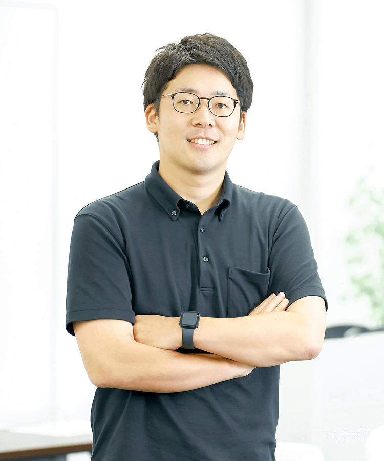 カメラ目線のレセプト課の男性