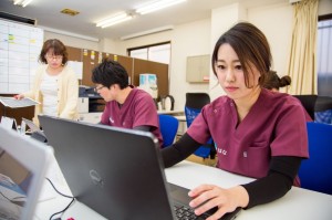 オープニングスタッフ/訪問看護師/年間休日124日でお休みも多め